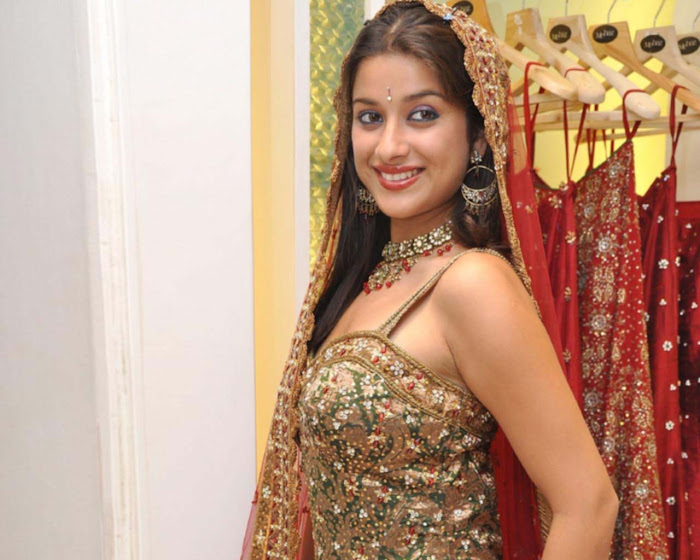 bollywood madhurima in bride wear hot images